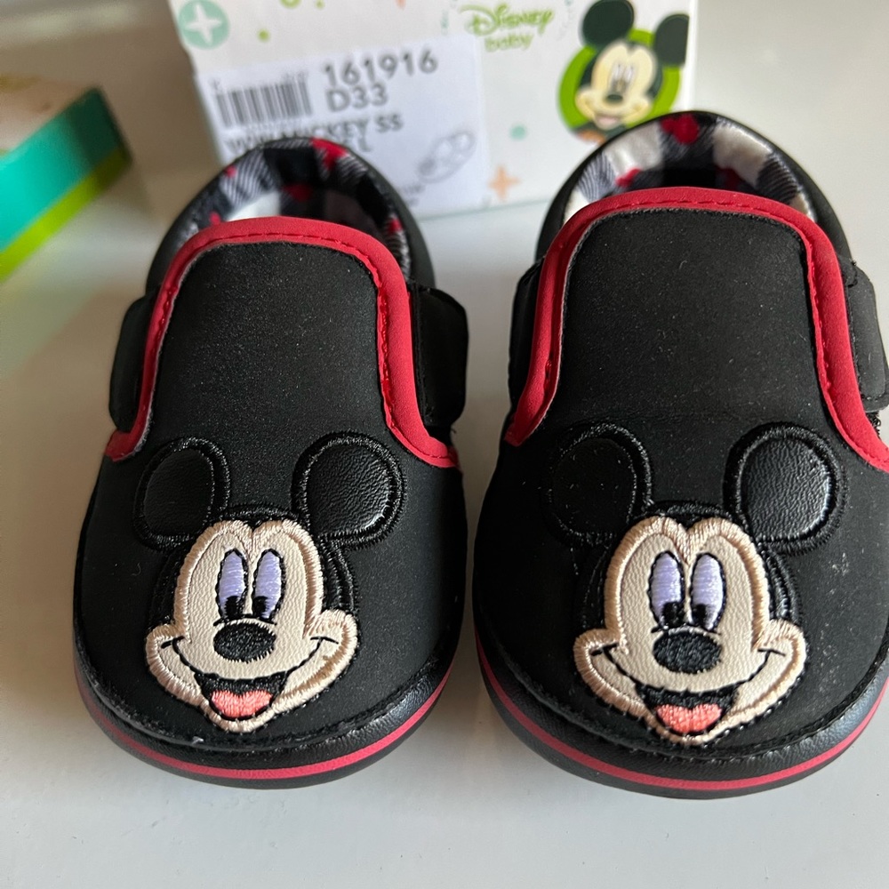 Mickey mouse baby shoes
